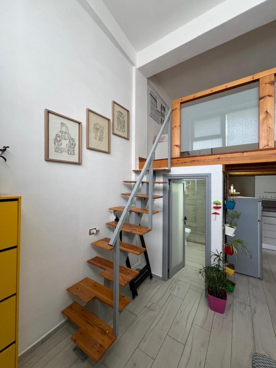 Dario's Loft In City. Vlorë