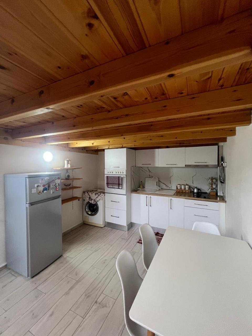Dario's Loft In City. Vlorë